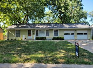 6122 W 54th Ter, Mission, KS 66202