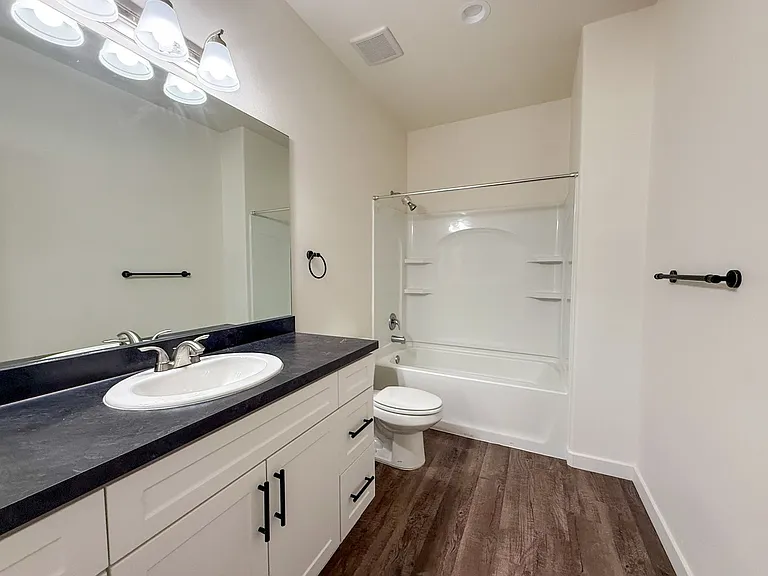 6935 Wilshire Ave — Photo 13