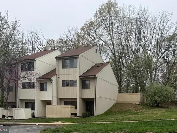 1750 Powder Horn Ter, Woodbridge, VA 22191