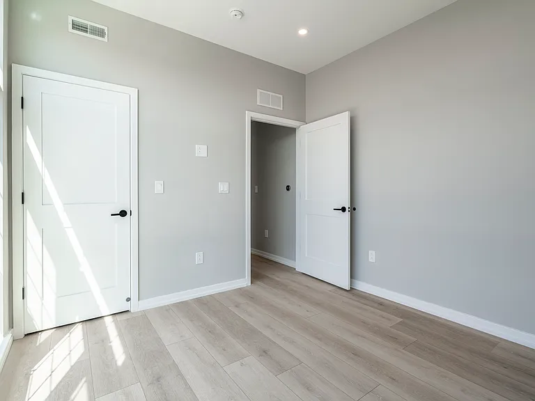 2401 Washington Ave — Photo 16