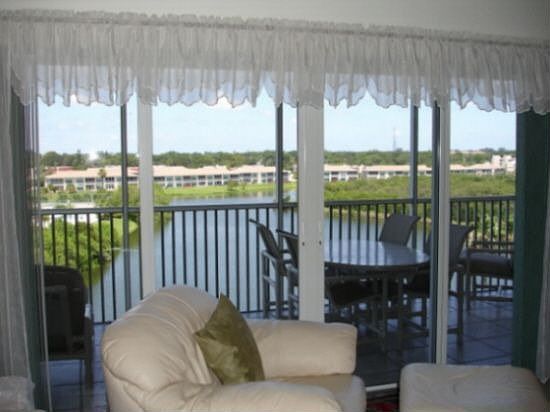 view fr.liv,room balcony