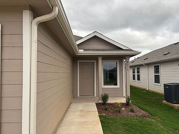 2nd image of 4036 Equestrian Dr