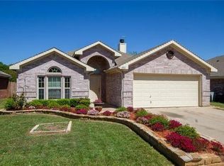 4802 Sapphire Ln, Granbury, TX 76049