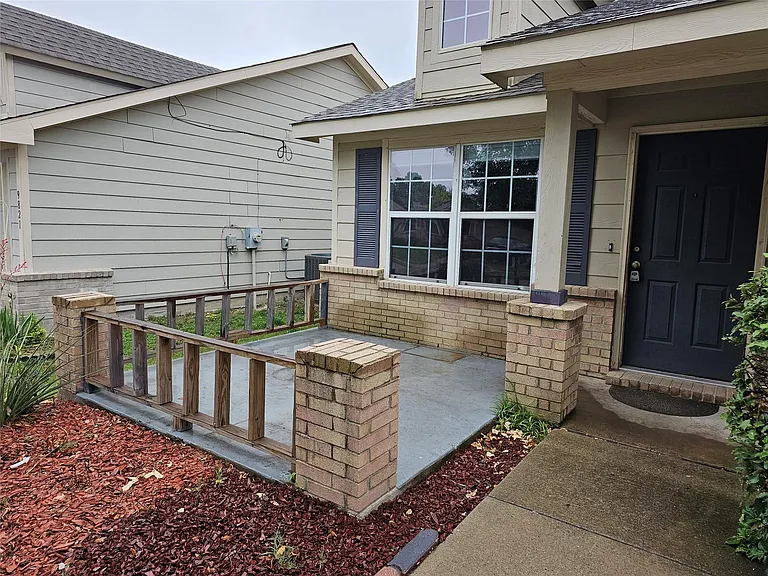 9825 George Washington Dr — Photo 2