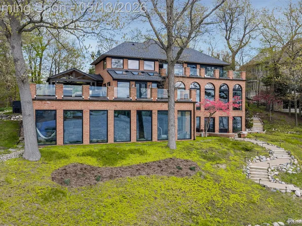 1789 Blue Heron Ct, Bloomfield Hills, MI 48302