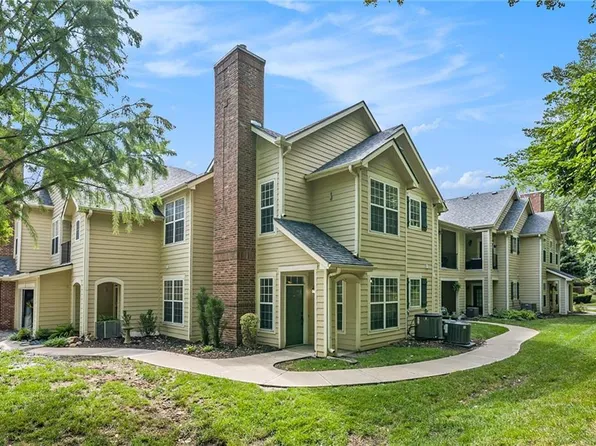 6414 W 51st St, Mission, KS 66202