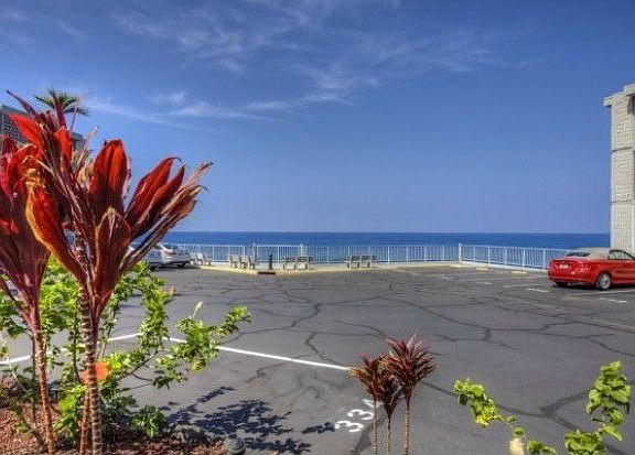 3rd image of 75-6016 Alii Dr APT 241
