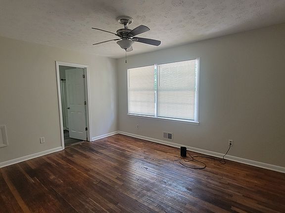 5th image of 2475 Dawn Dr