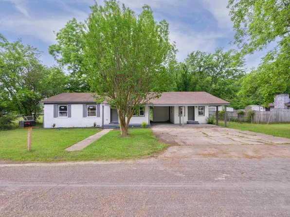 1211 Earnest St, Mount Pleasant, TX 75455