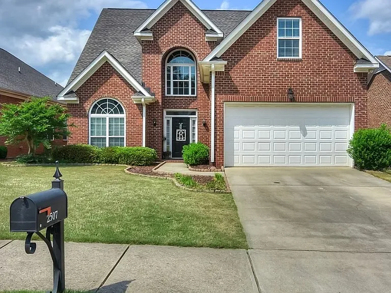 2507 Grier Cir — Photo 1