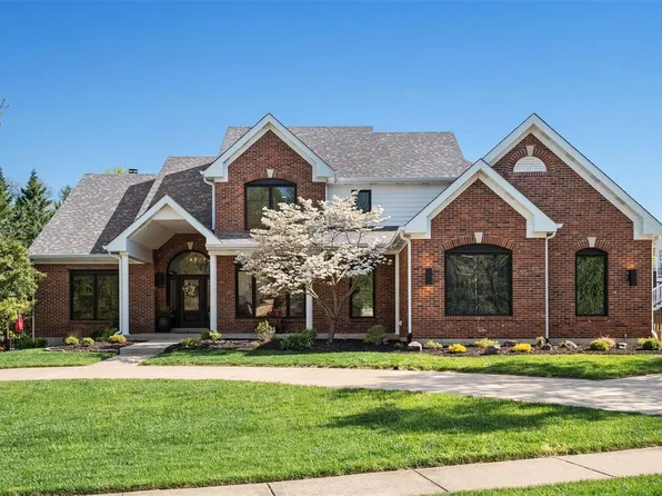 12413 Stratford Ridge Ct, Saint Louis, MO 63141