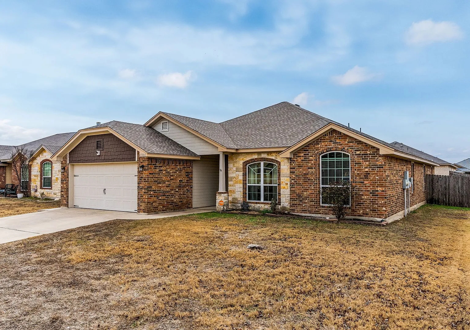 2908 Montague County Dr — Photo 2