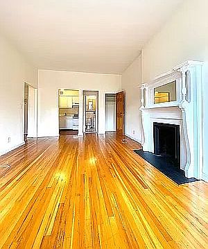 3rd image of 43 W 75th St APT 4A