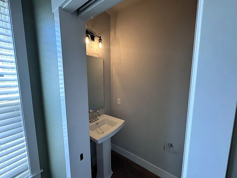 1678 Saint George Blvd — Photo 6