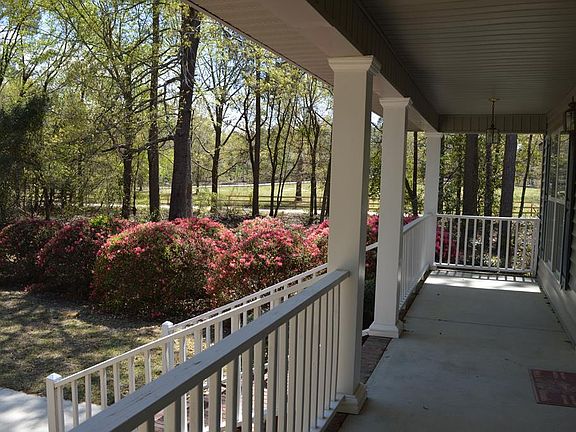 4th image of 140 Wisteria Dr