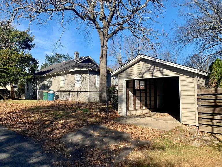 303 N Van Buren St — Photo 20