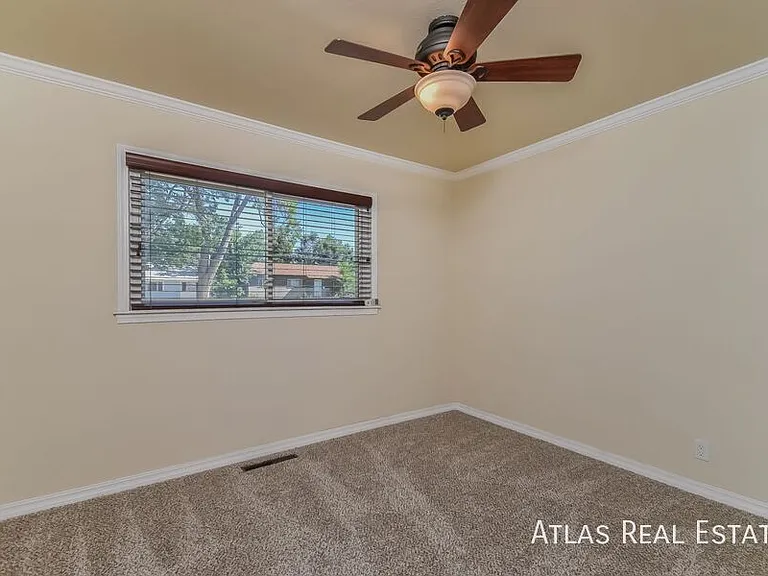 2611 Waldean St — Photo 9