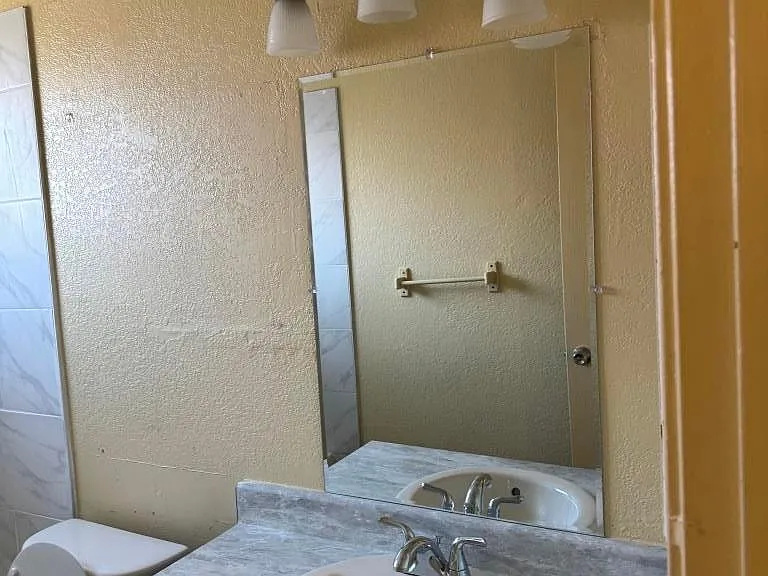 2404 Bluebonnet Dr — Photo 12