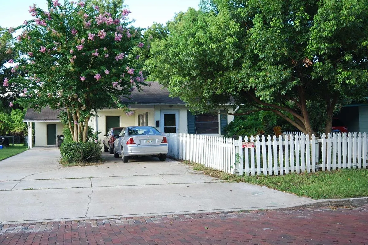 108 E Evans Street — Photo 1