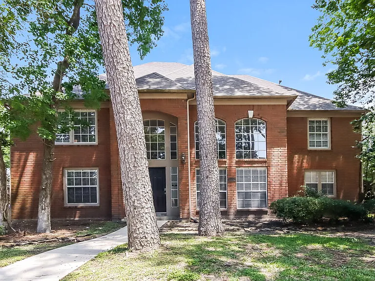 3102 Hickory Falls Dr — Photo 1