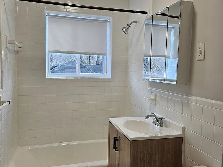 700 Cummins Hwy #10 — Photo 4