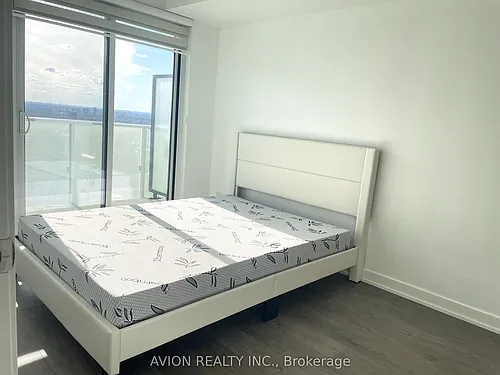 501 Yonge St #4012 Photo 1