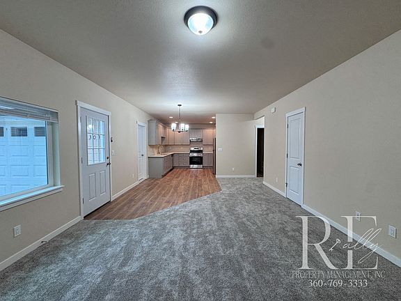 4th image of 2304 SE Lund Ave