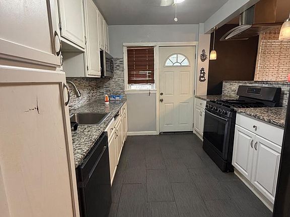 2nd image of 5929 Falkirk Rd