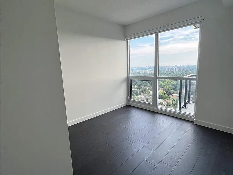 85 McMahon Dr #2802 — Photo 15