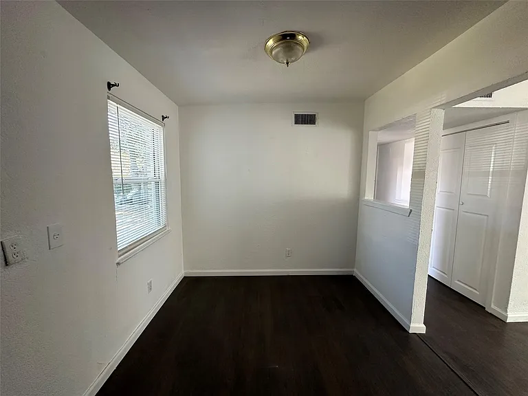 4612 Emerson St — Photo 8