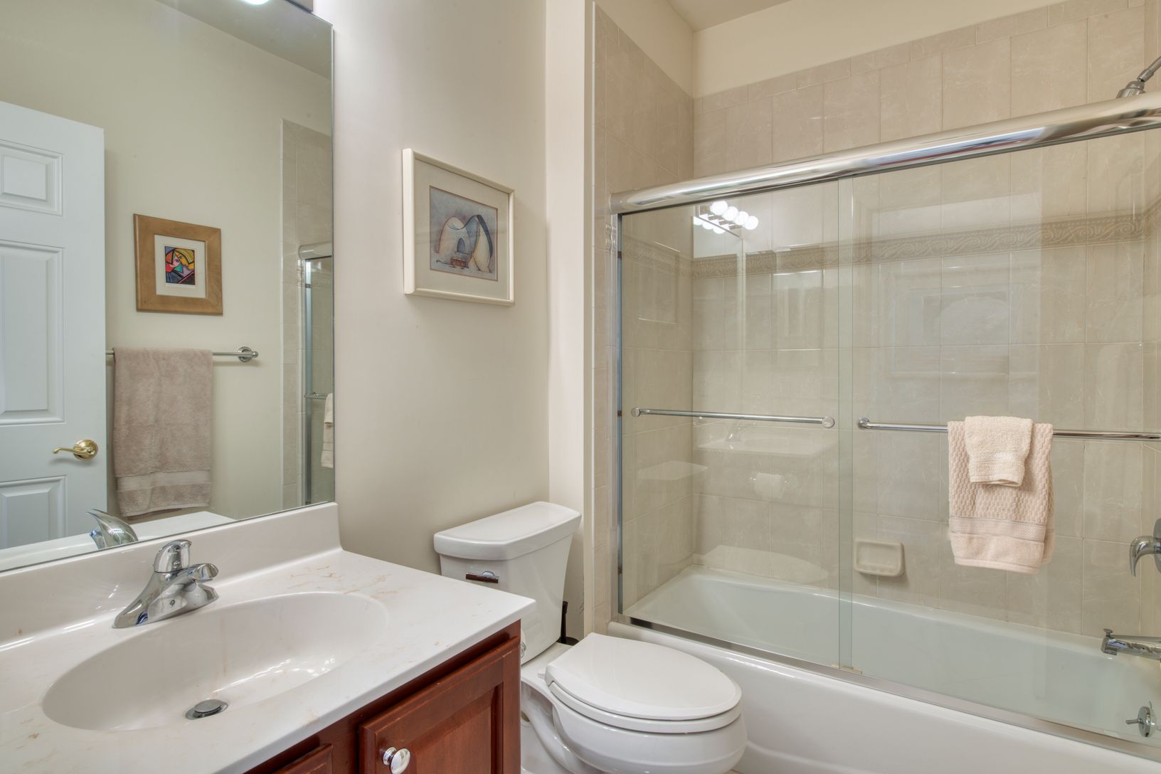 Full Bath - Main Floor
