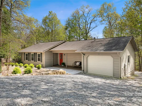 93 Guledisgonihi Ct, Brevard, NC 28712