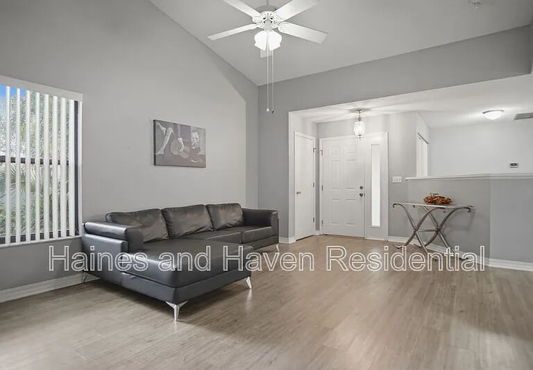 157 Coventry Cir — Photo 16