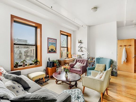 4th image of 694 Metropolitan Ave #208