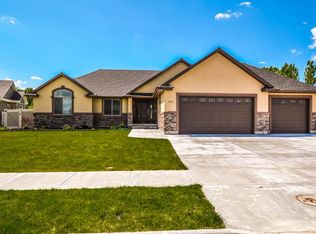 382 Fire Thorn Dr, Idaho Falls, ID 83404