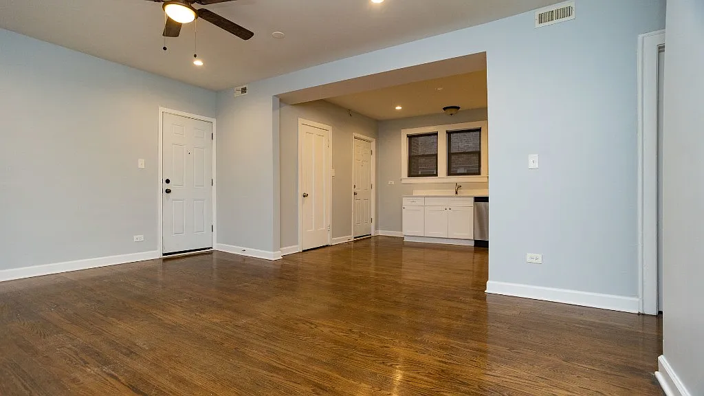 Building Photo - 3320 N Leclaire Ave #2N