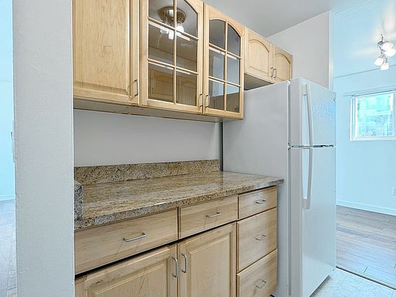3rd image of 412 Bellevue Ave E APT 307