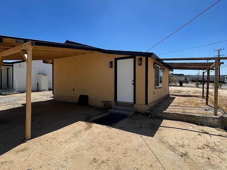 61056-29 Palms Hwy — Photo 4