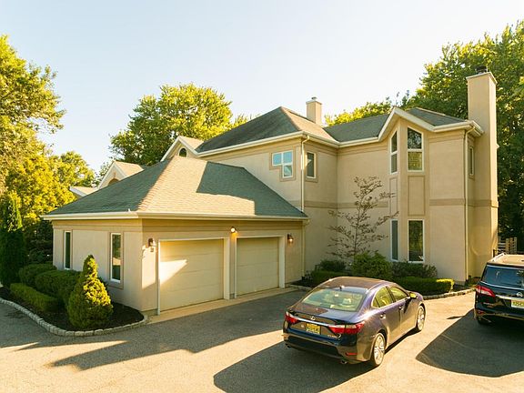 4th image of 217 Williamsburg Dr
