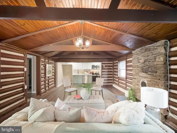 142 Hilltop Rd, Delta, PA 17314