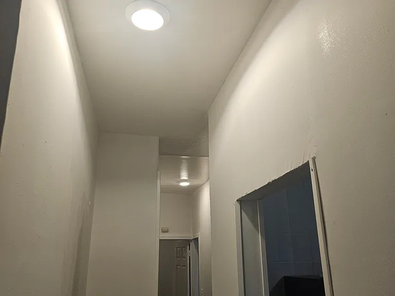 916 Bryant Ave — Photo 6