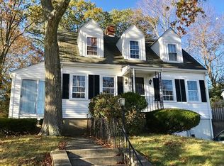 18 Sunset Rd, Waltham, MA 02451