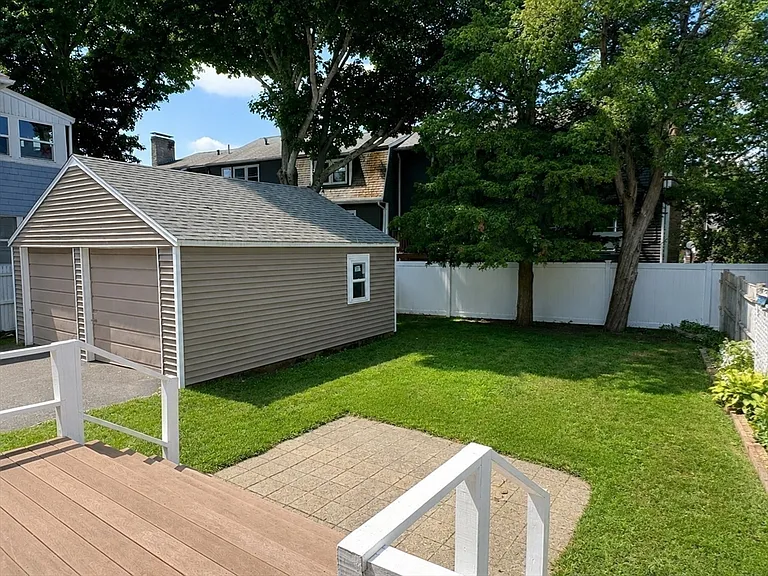247 Sycamore St — Photo 18