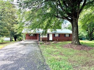 127 Forest Oaks Dr, Dobson, NC 27017