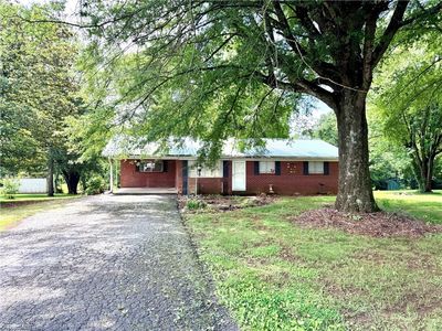 127 Forest Oaks Dr, Dobson, NC, 27017