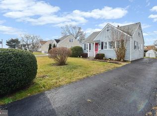 112 Upland Rd, Brookhaven, PA 19015