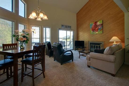 2nd image of 55 Woodbridge Cir