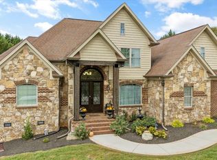 1410 Rippling Waters Cir, Sevierville, TN 37876
