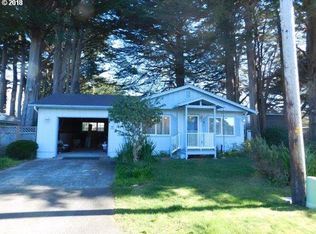 525 Douglas Ave SW, Bandon, OR 97411