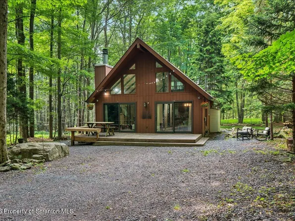 58 Sheffick Rd, Gouldsboro, PA 18424